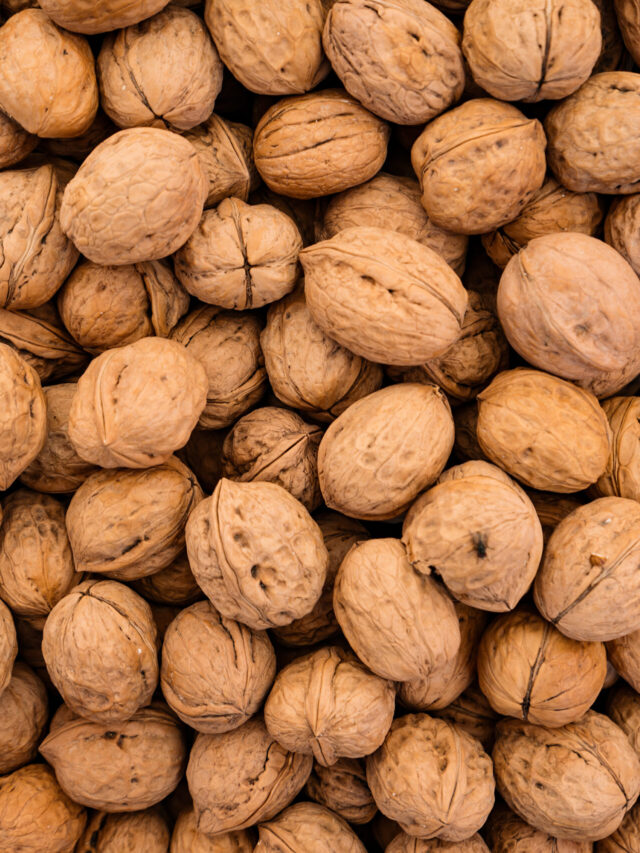 Organic walnuts background